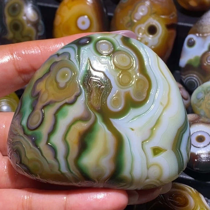 玛瑙/玉髓未镶嵌珠宝奇石38