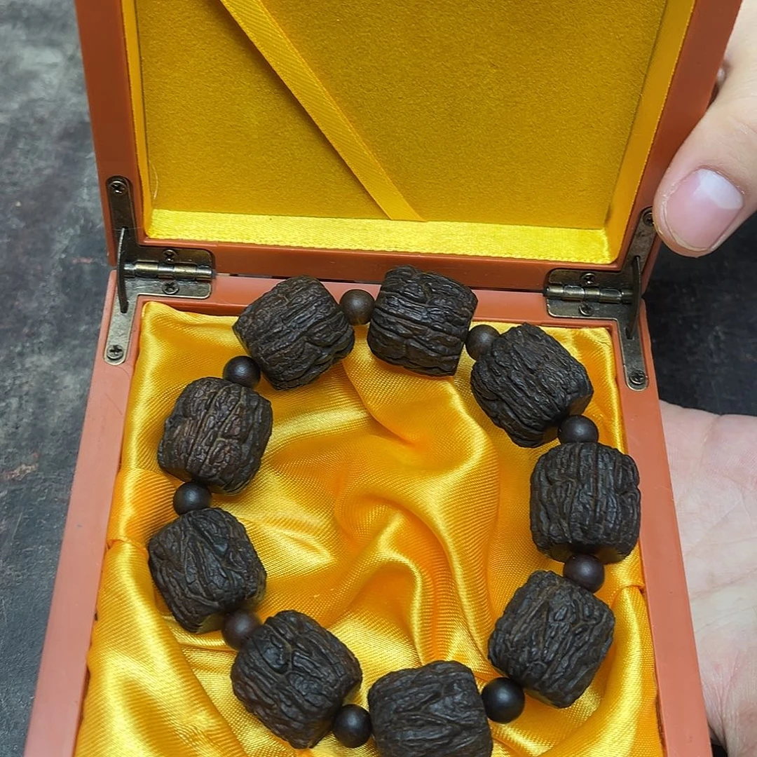 大叶紫檀（黑酸枝木类）