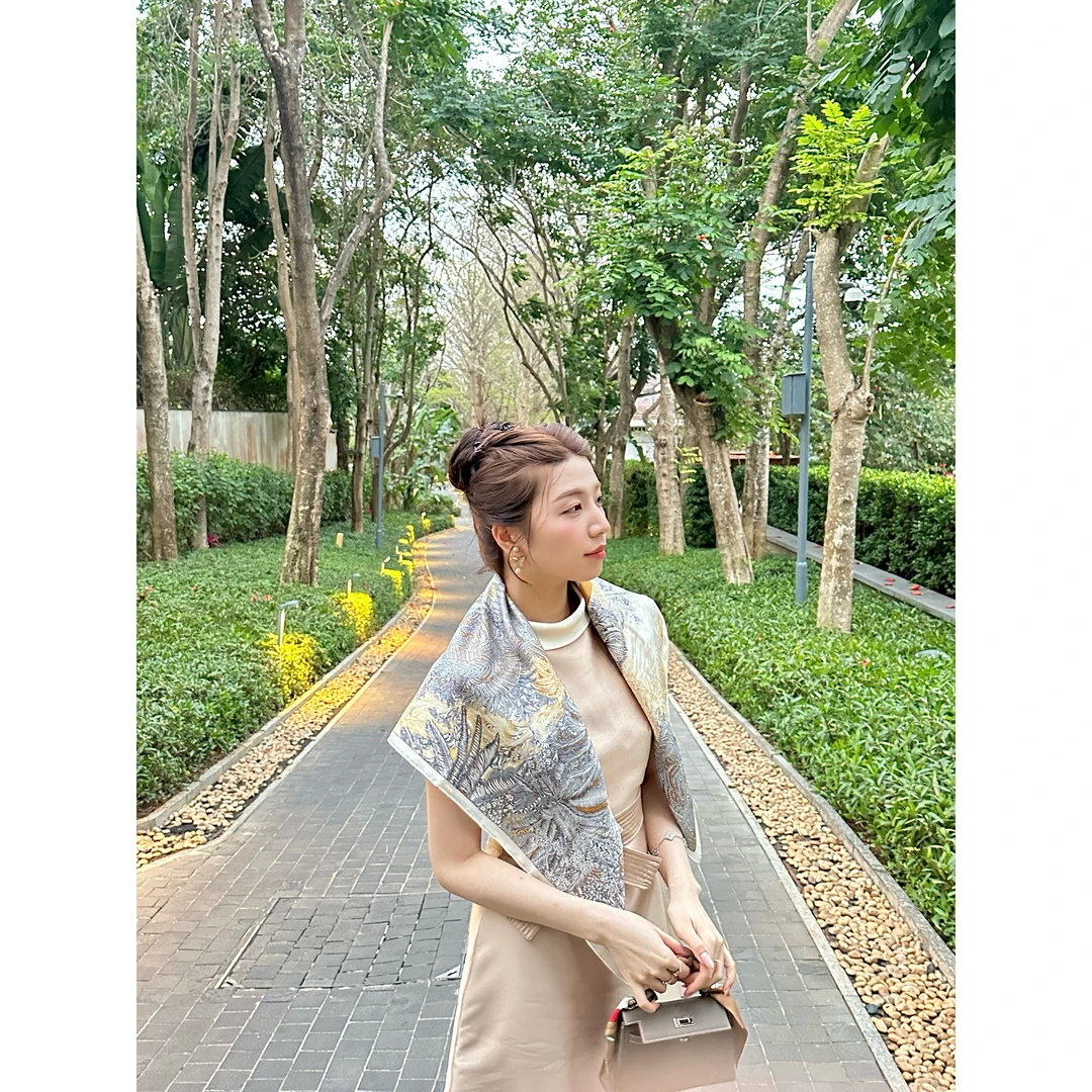 【九九专享】 雨林福宝 斜纹绸真丝丝巾 90*90