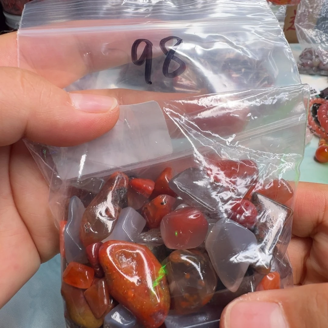 南红玛瑙配饰未镶嵌98