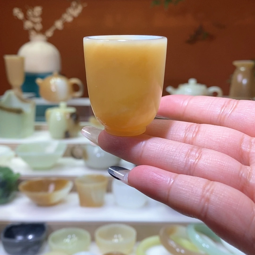 未镶嵌和田玉挂件且末金山黄糖玉杯