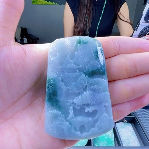 颈饰未镶嵌翡翠一个