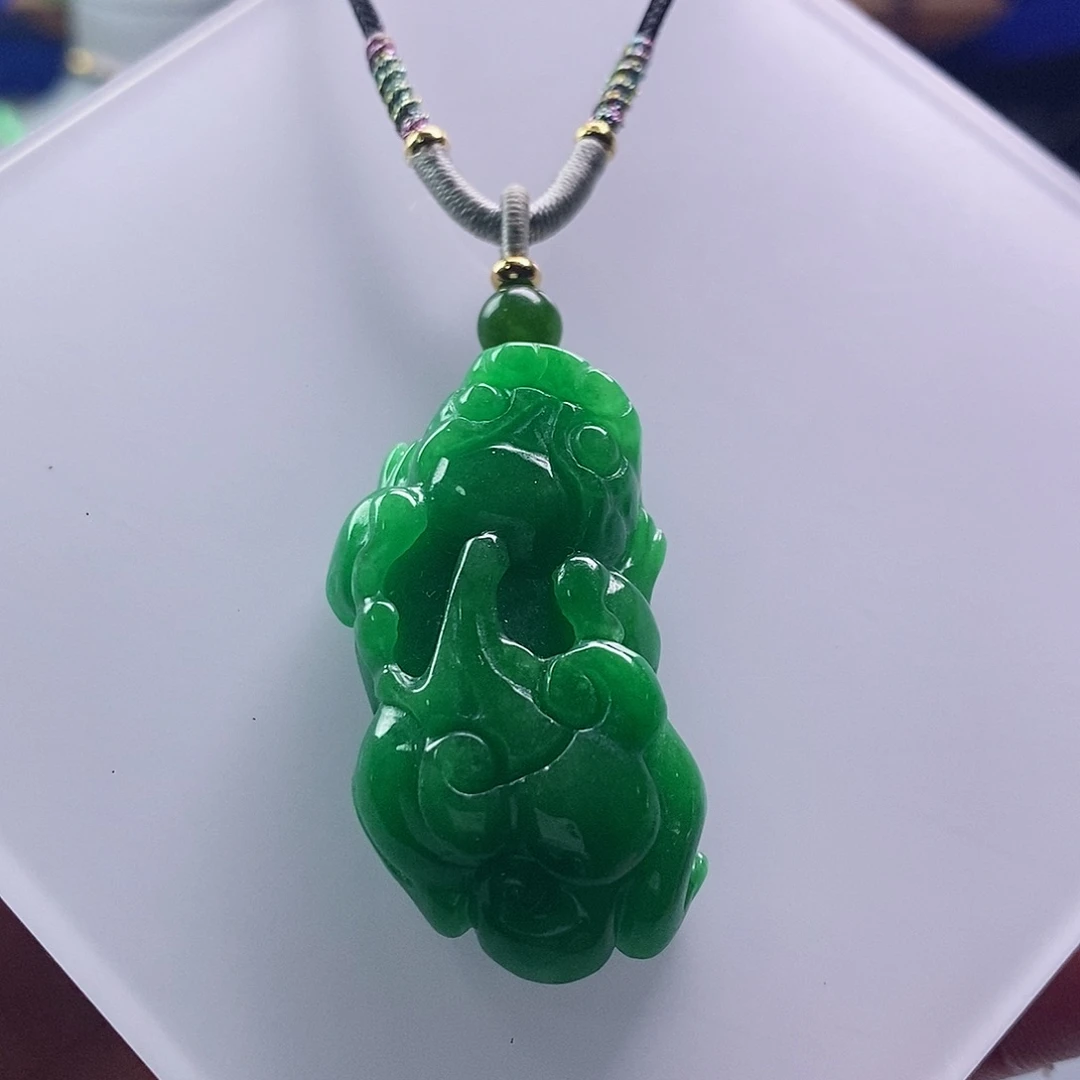 翡翠未镶嵌吊坠(赠链)