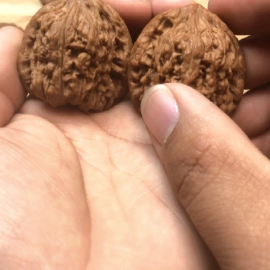 40尺南疆石文玩核桃