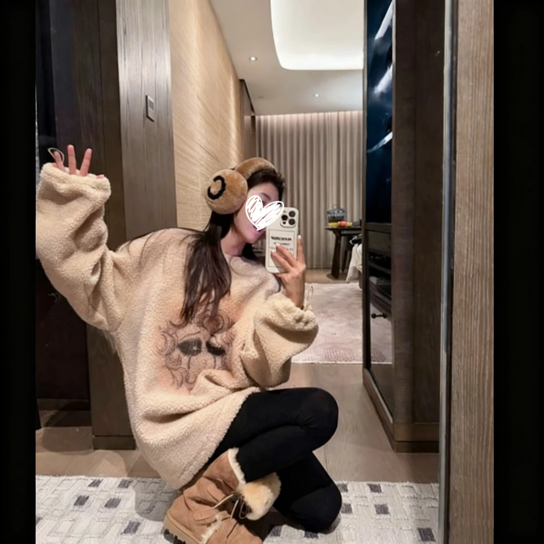 秋冬新款加厚卡通印花宽松圆领卫衣休闲风减龄保暖绒衫D997