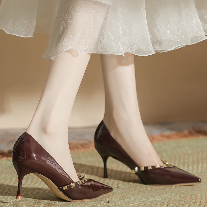 ~羊皮垫7CM尖头单鞋女春夏季新款纯色细跟高跟鞋休闲外穿镂空女鞋