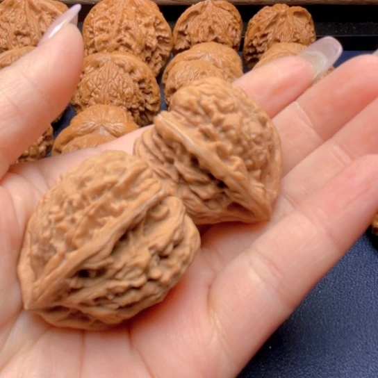 文玩核桃吊坠重****达文山三棱