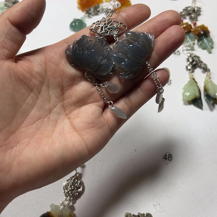 蛇纹石玉合金耳饰