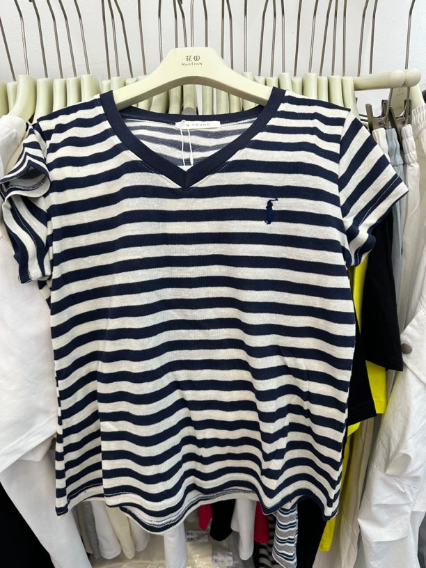 小马刺绣V领条纹常规T恤