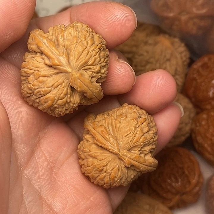 时***⁰文玩核桃把件白33