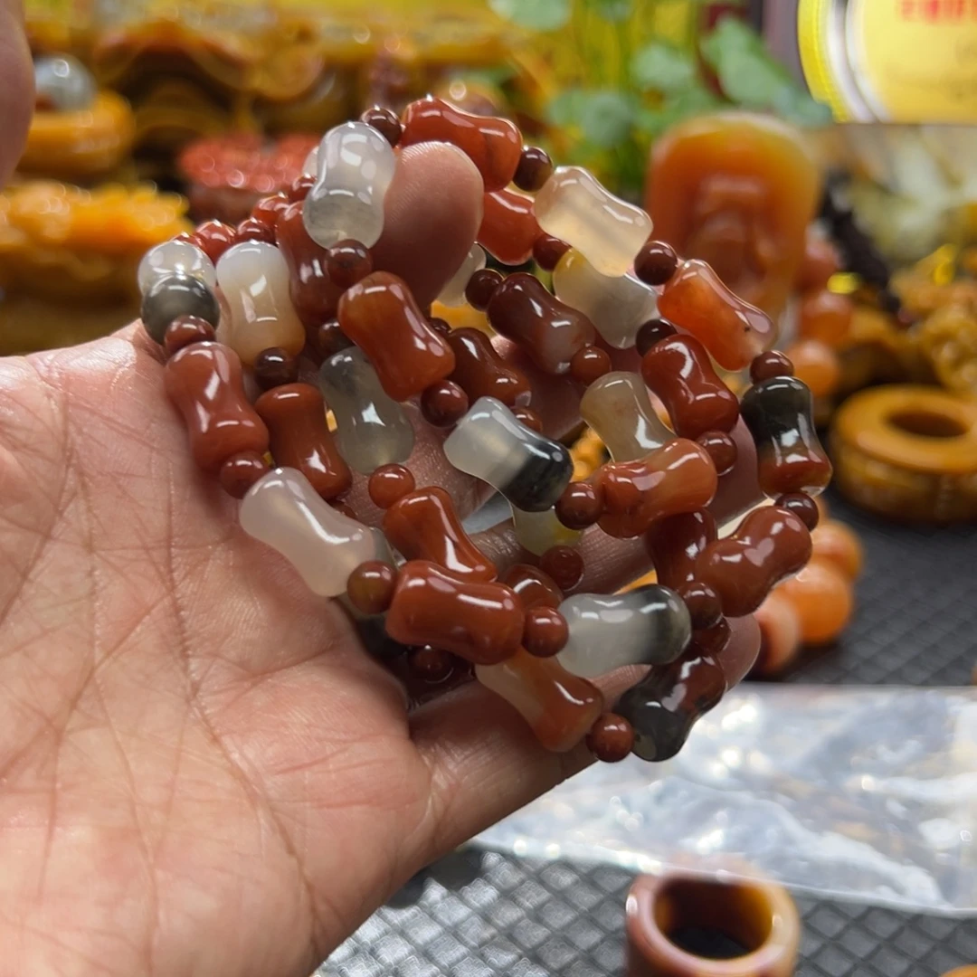 石英质玉未镶嵌颈饰