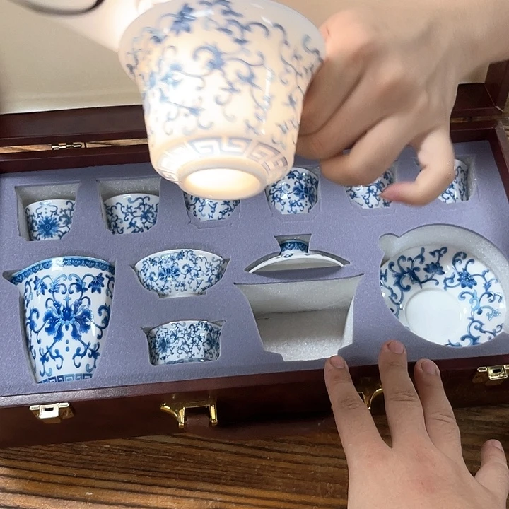 孤品茶具套装等。