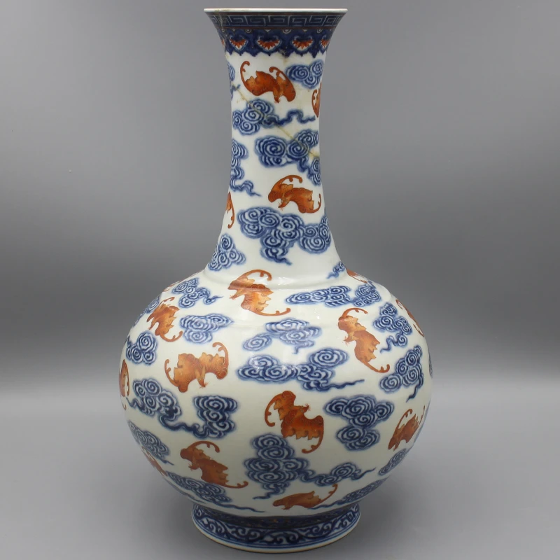 7045古陶瓷-清宣统青花矾红云蝠纹赏瓶