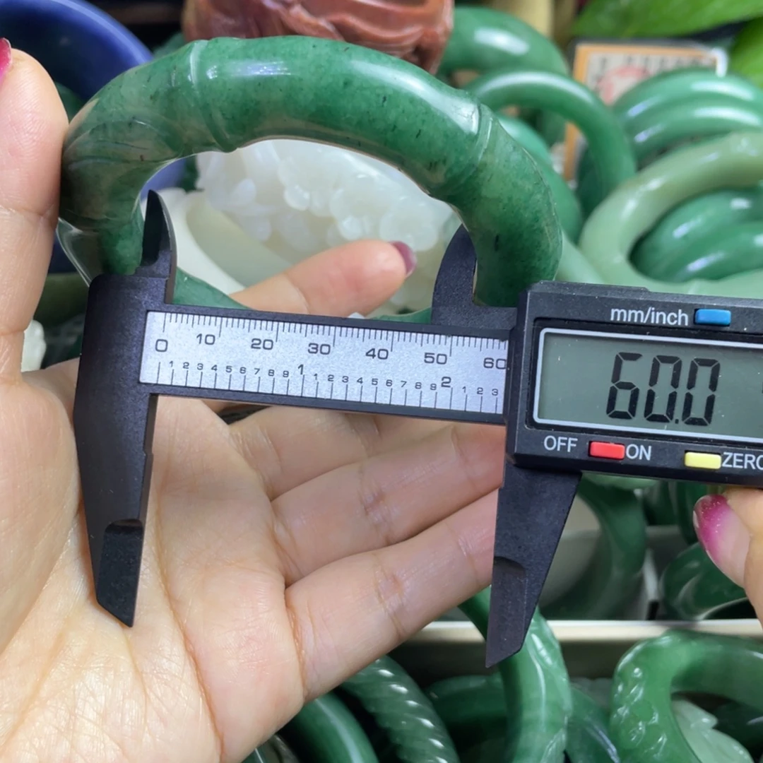 财***来石英质玉未镶嵌手镯