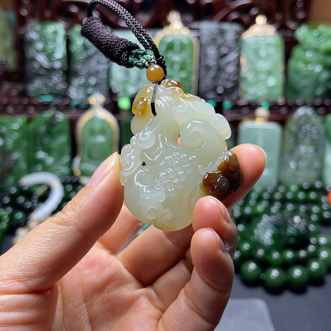 和田玉未镶嵌颈饰