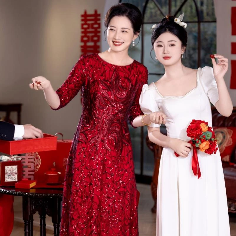 妈妈婚宴礼服酒红色喜婆婆婚宴装2025新款参加婚礼修身结婚连衣裙