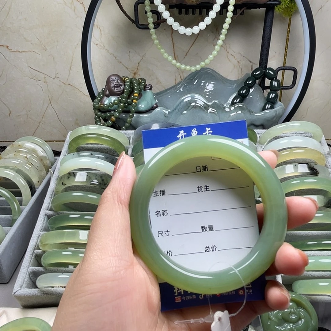 @***蛇纹石玉未镶嵌手镯微瑕