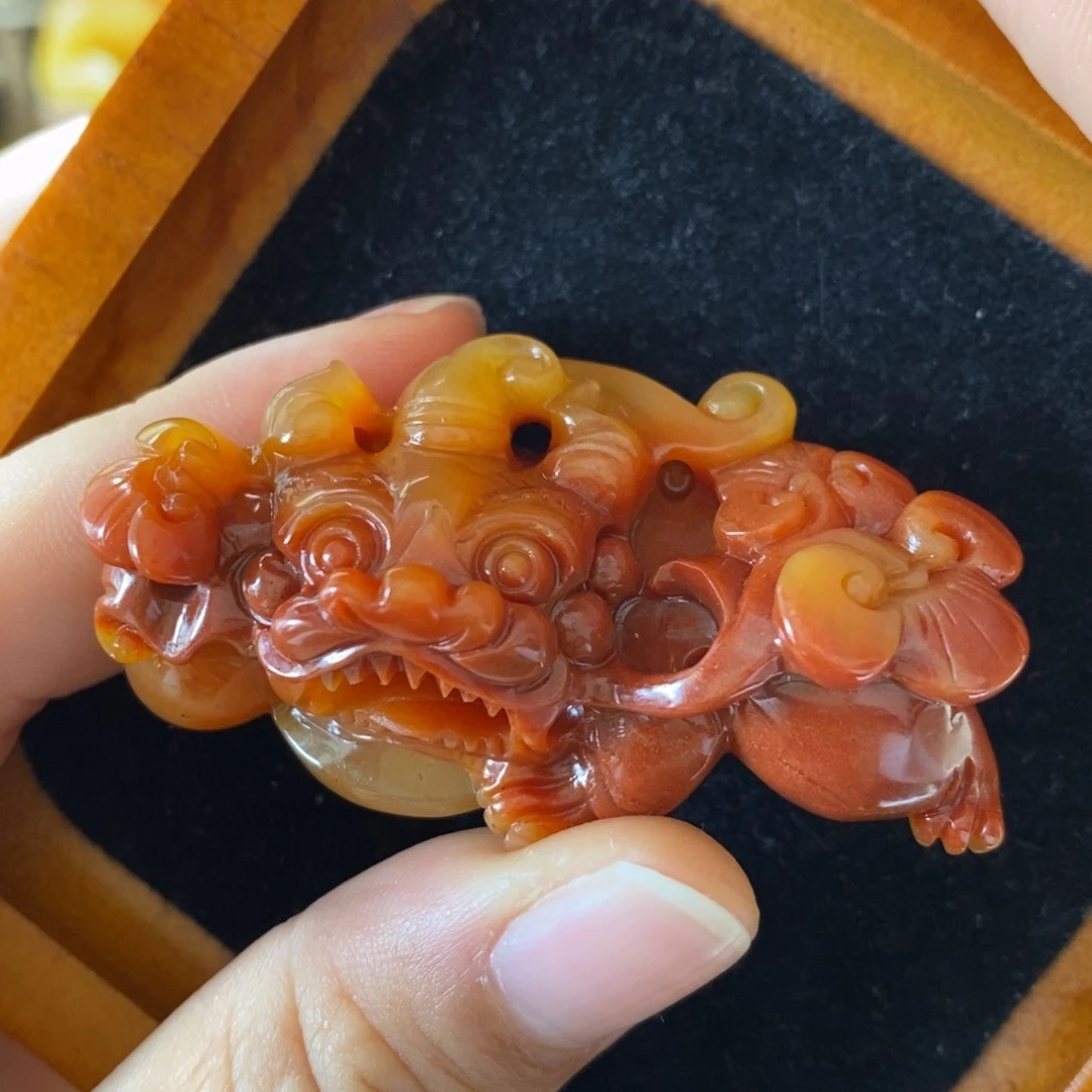 石英质玉（黄龙玉）颈饰未镶嵌麵*