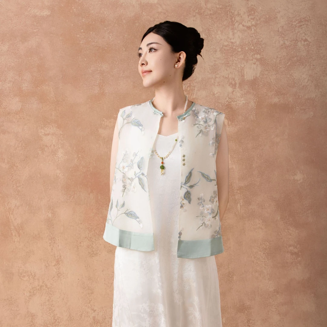 2025夏季新中式中国风圆领高端马甲上衣女款新款文艺复古女士马夹