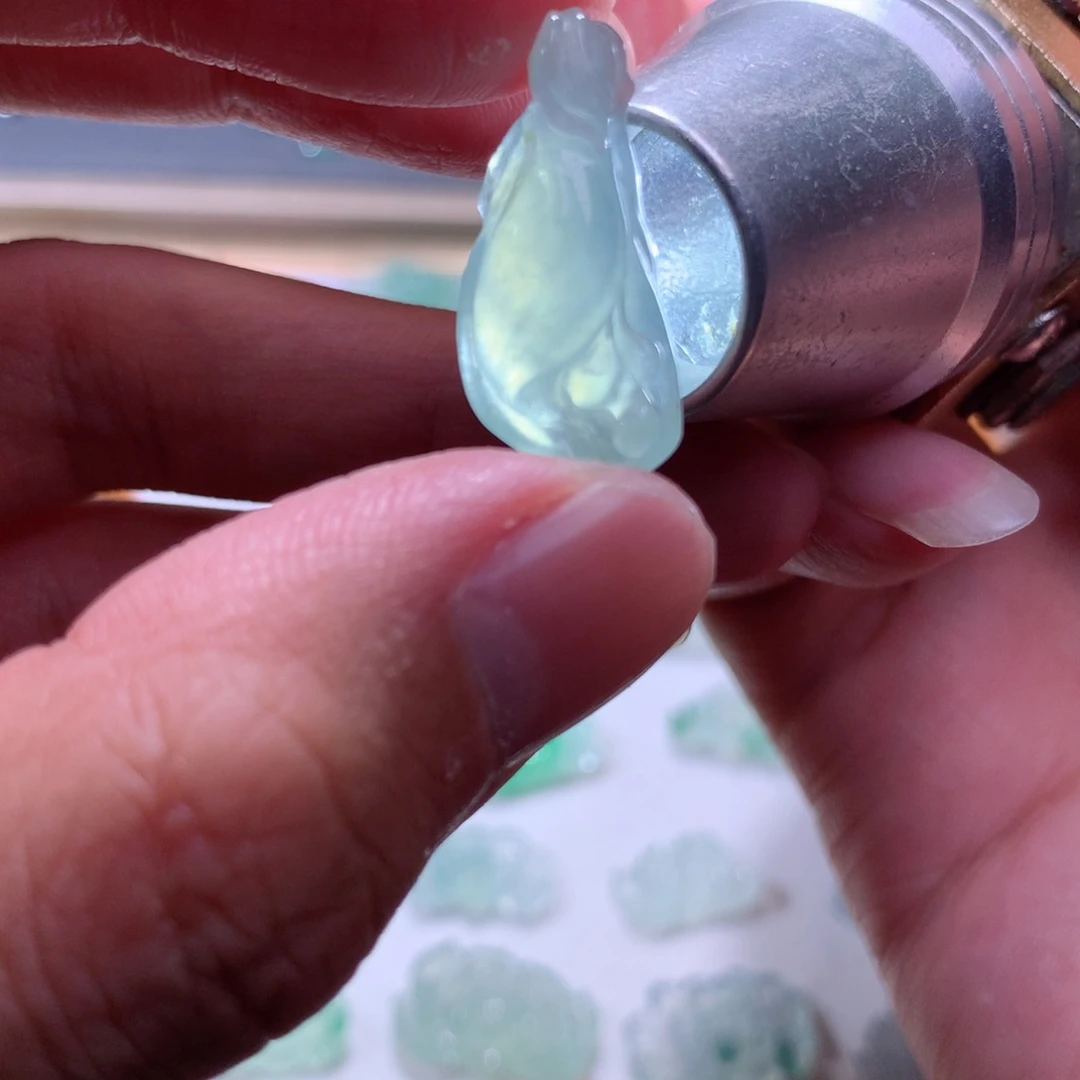 定制翡翠未镶嵌冰种玉兰花