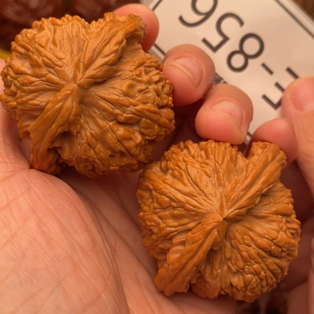 晴***某把件文玩核桃狮子头47