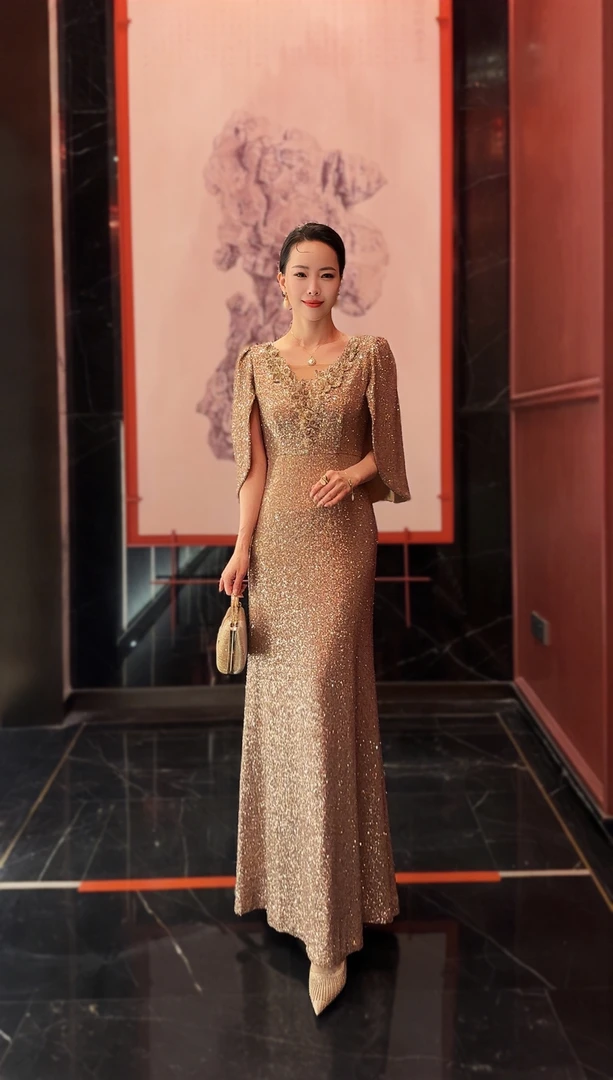 红印象高定妈妈装喜婆婆修身显瘦优雅气质设计师轻奢婚宴宴会礼服