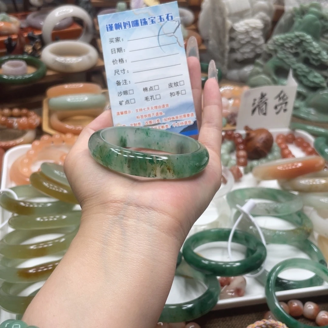 珏***石英岩玉手镯未镶嵌