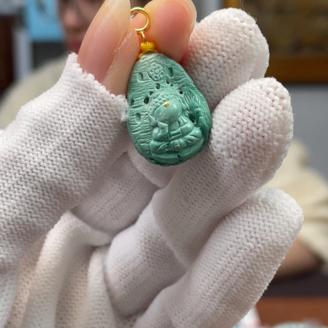 绿松石未镶嵌挂件