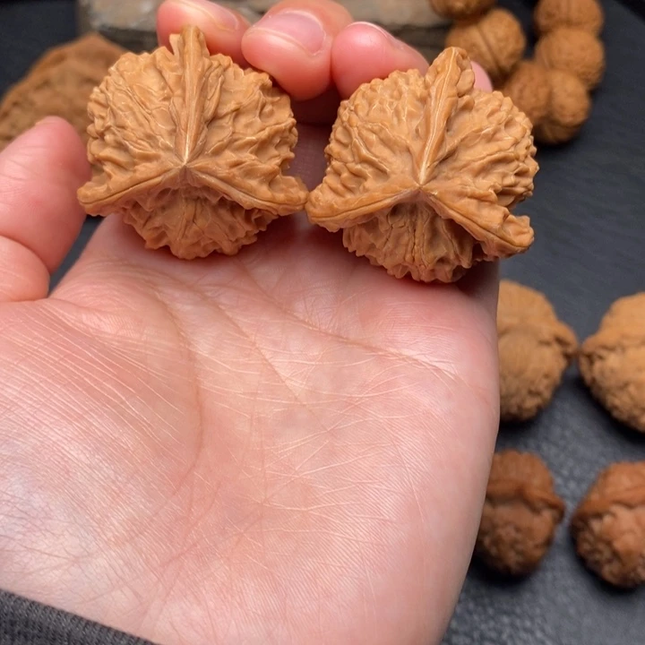 桃核把件全品38三棱