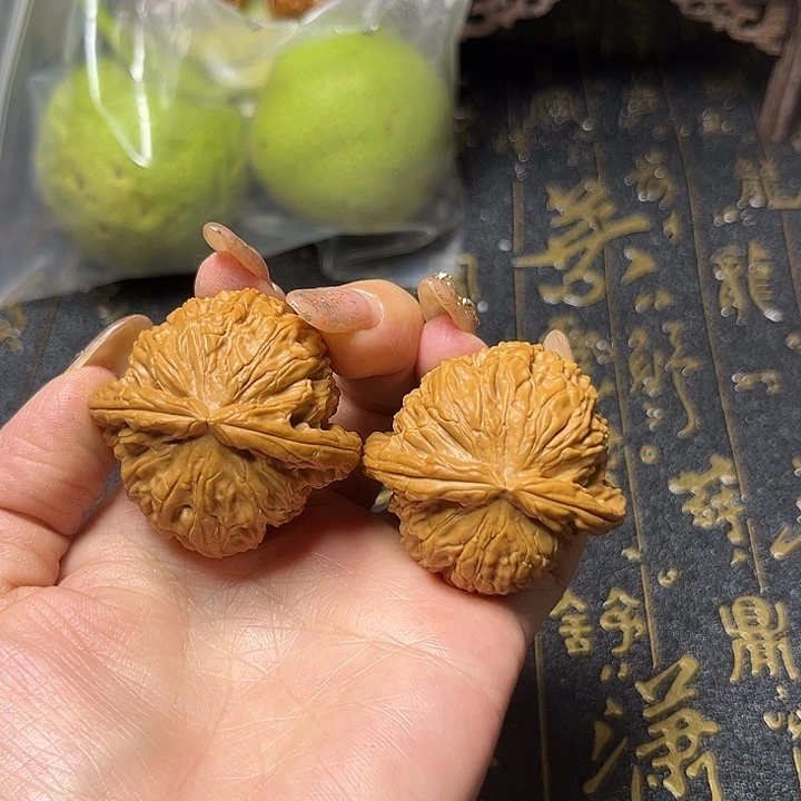 文玩核桃吊坠时*41白狮子