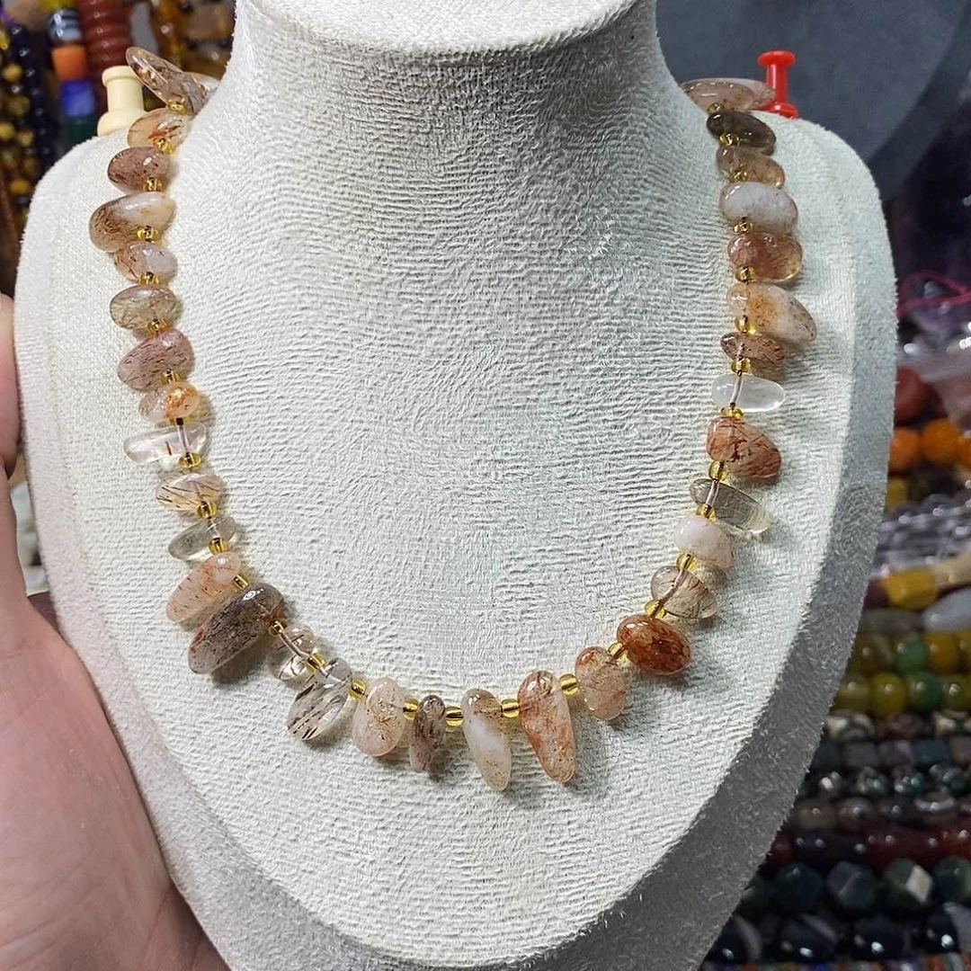 石英质玉未镶嵌，黑金超七长牙一条，