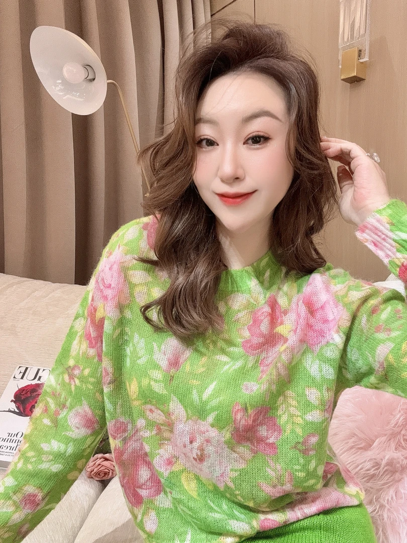 DC【帝王翡翡】高级气质显瘦法式圆领时尚套头百搭印花上衣小衫