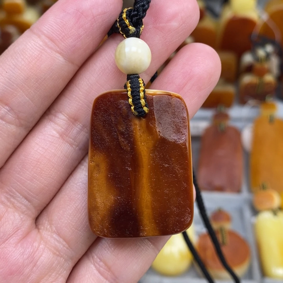 蜜蜡未镶嵌珠宝奇石