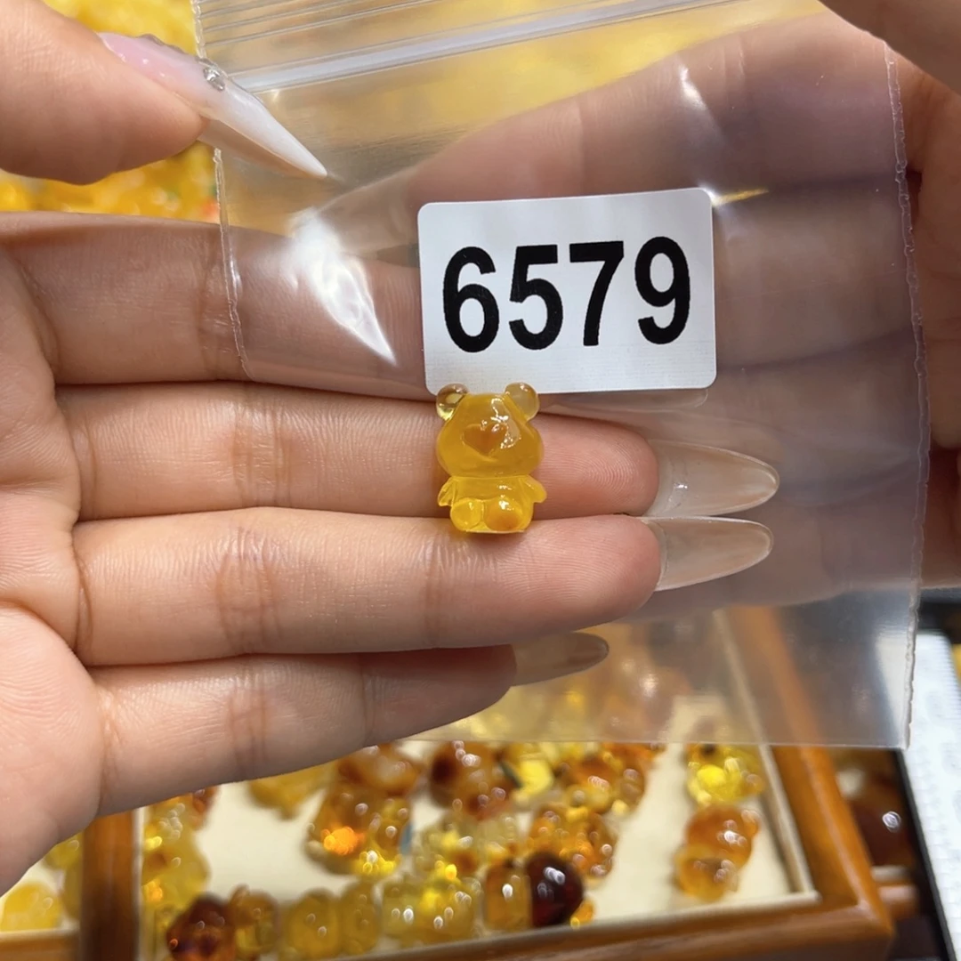 未镶嵌琥珀珠宝奇石