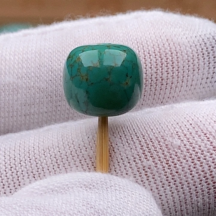 绿松石未镶嵌珠宝奇石11