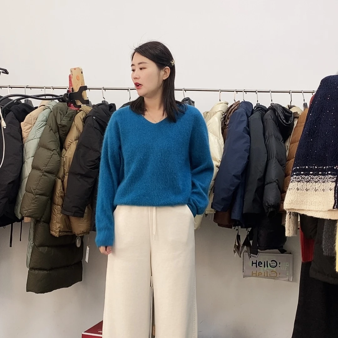 蓝色V领山羊绒140斤以内