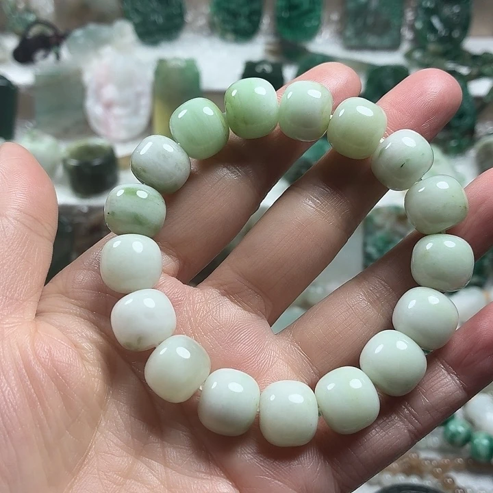 罗***生独山玉未镶嵌吊坠