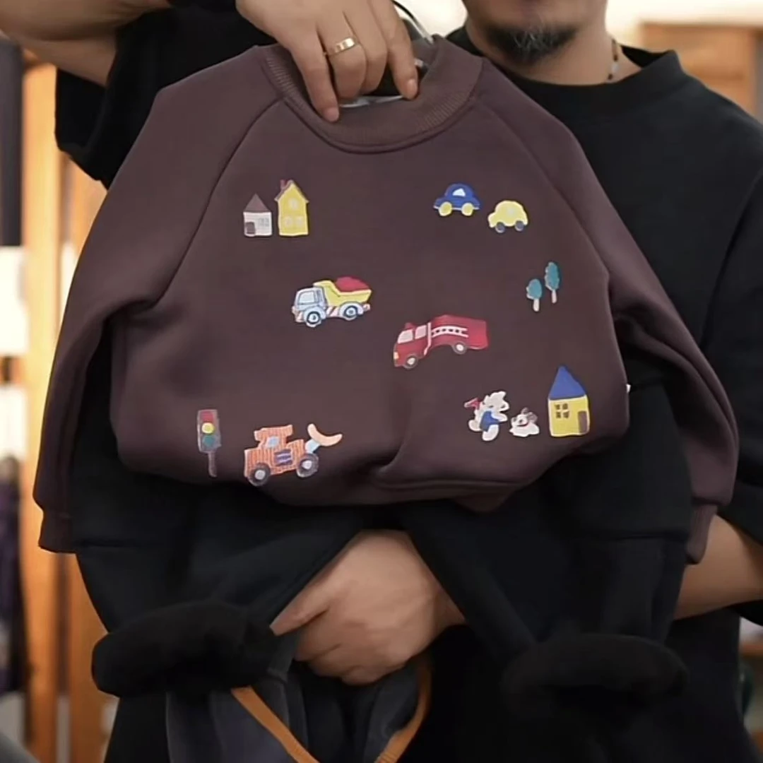 儿童秋冬卡通印彩色小汽车加绒套头衫H2623