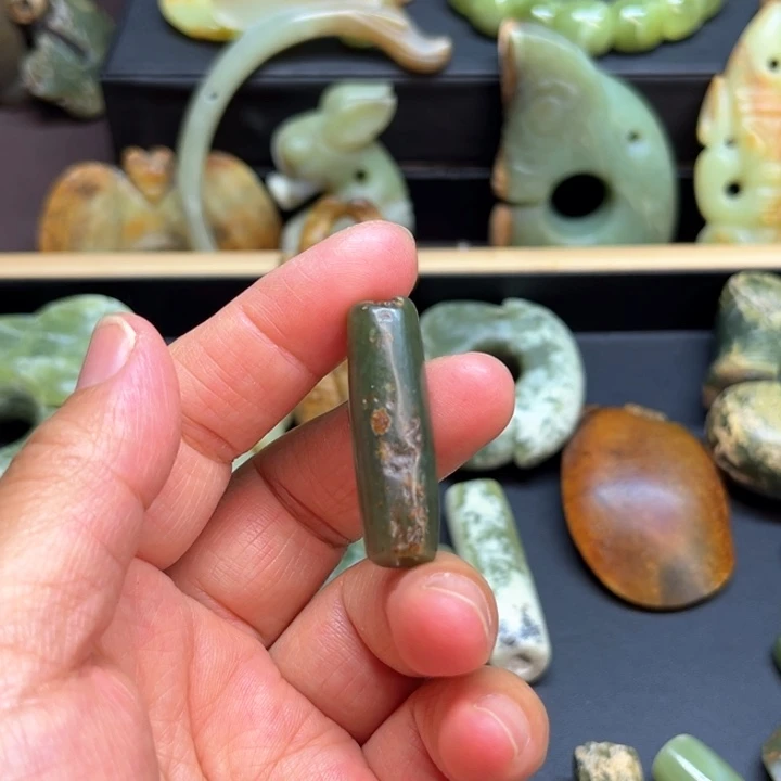 未镶嵌岫岩河磨玉（透闪石质玉）挂件看****球
