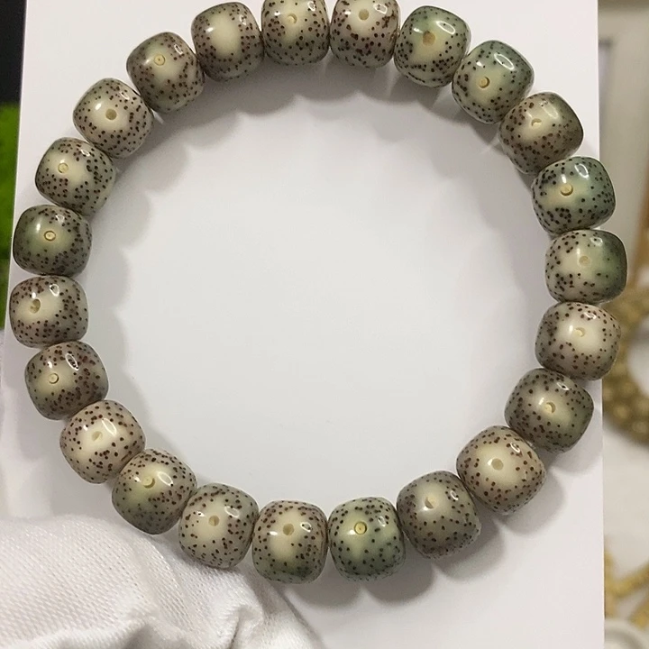 星月菩提吊坠海南星月菩提手串粉糯冰