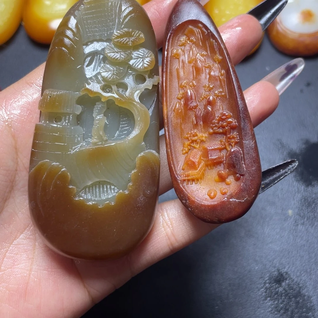 俺***蒙和田玉未镶嵌颈饰