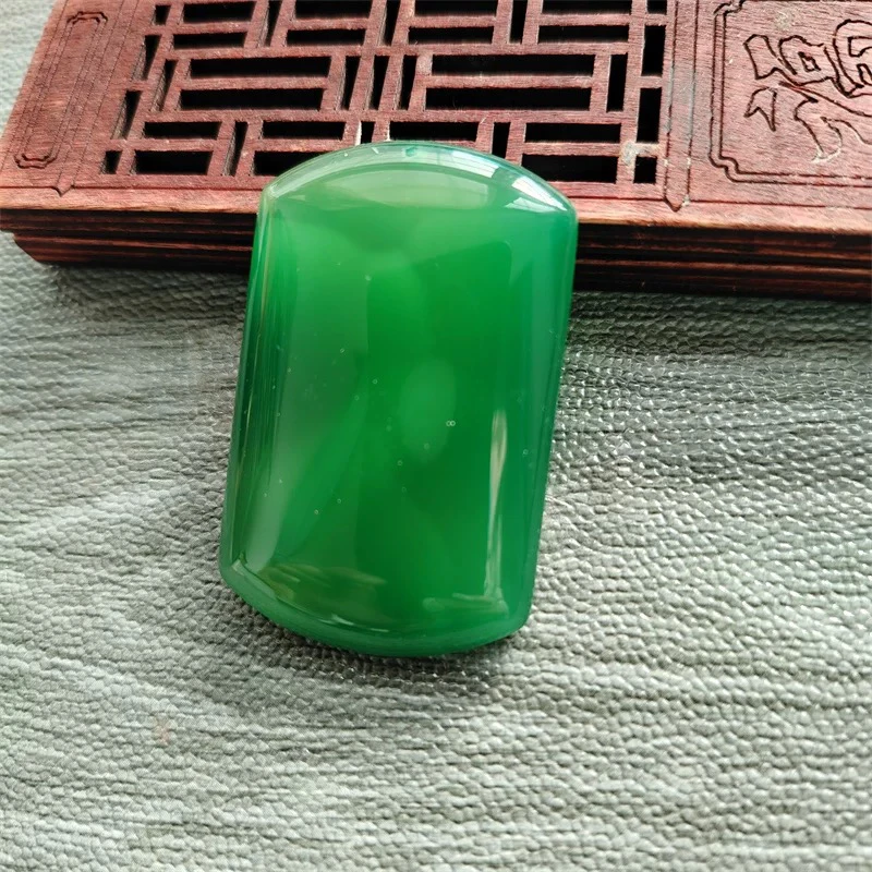 【天意珠宝阁】甄选优质苹果绿玛瑙无事牌吊坠多样性发货拍一发一