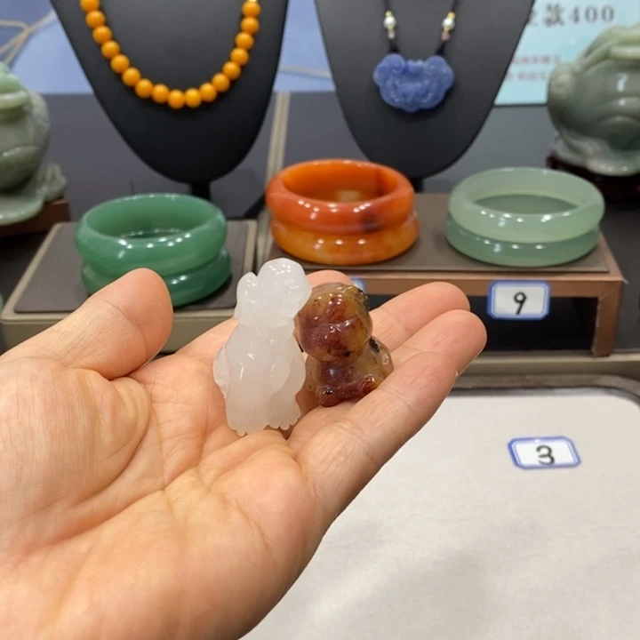 颈饰合金石英岩玉