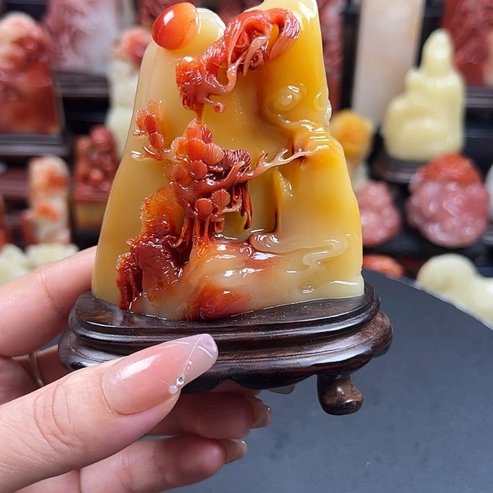 寿山石三彩老性芙蓉石