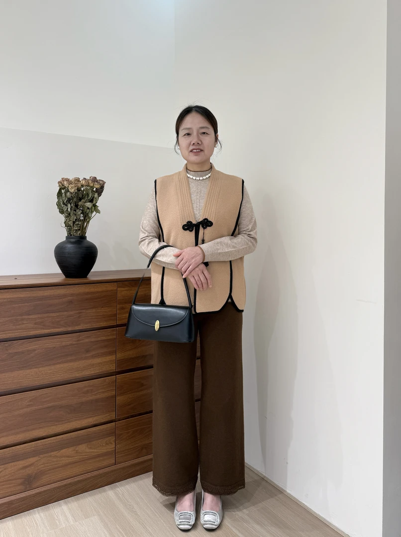 中年妈妈秋装国风三件套2025新款宽松显瘦中老年女装洋气马甲套装
