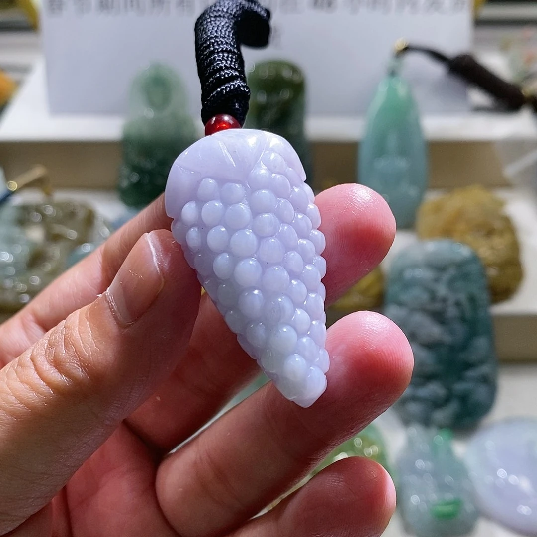 【闪购商品】翡翠颈饰未镶嵌葡萄