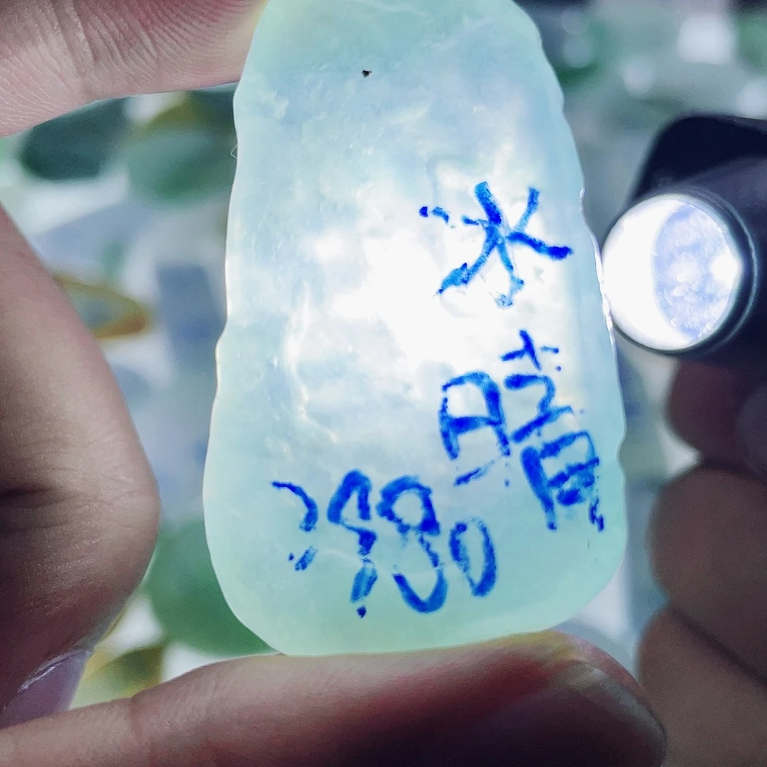 定制翡翠未镶嵌天然翡翠雕刻定制