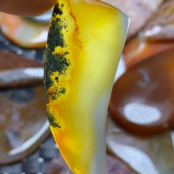 玛瑙/玉髓颈饰未镶嵌