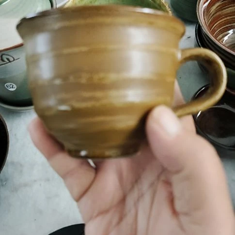 瓷片瓷片，各种摆件，盘，碗，沙锅，均有瑕疵。