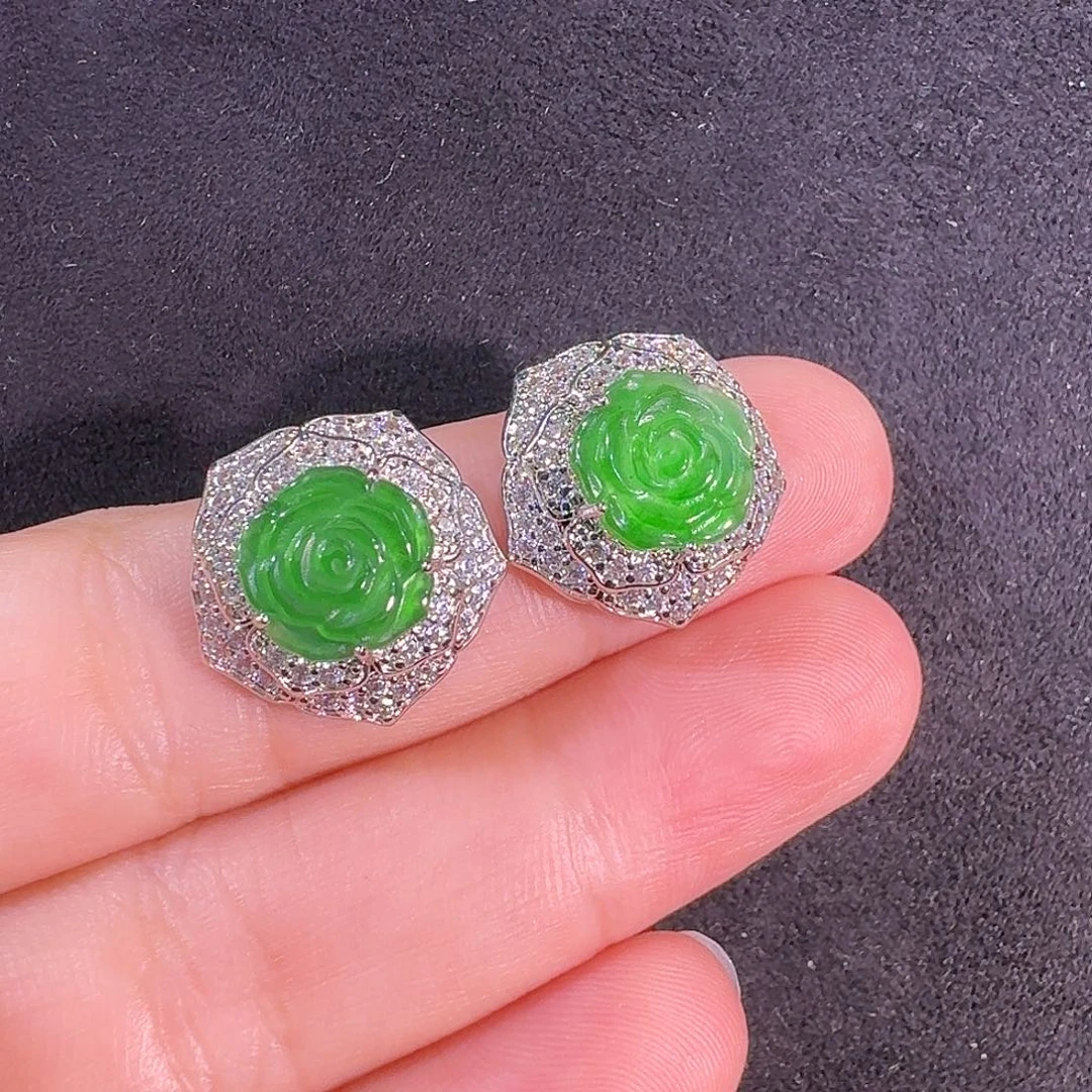 翡翠未镶嵌耳饰玫瑰